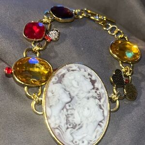Cameo n gemstone bracelet